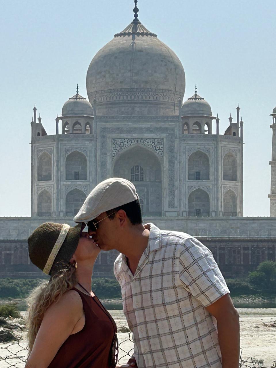 Taj Mahal tour by Gatimaan Train